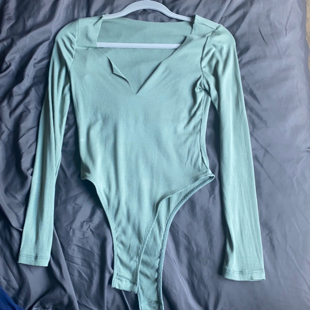 SMALL SHEIN BODY SUIT NEVER WORN